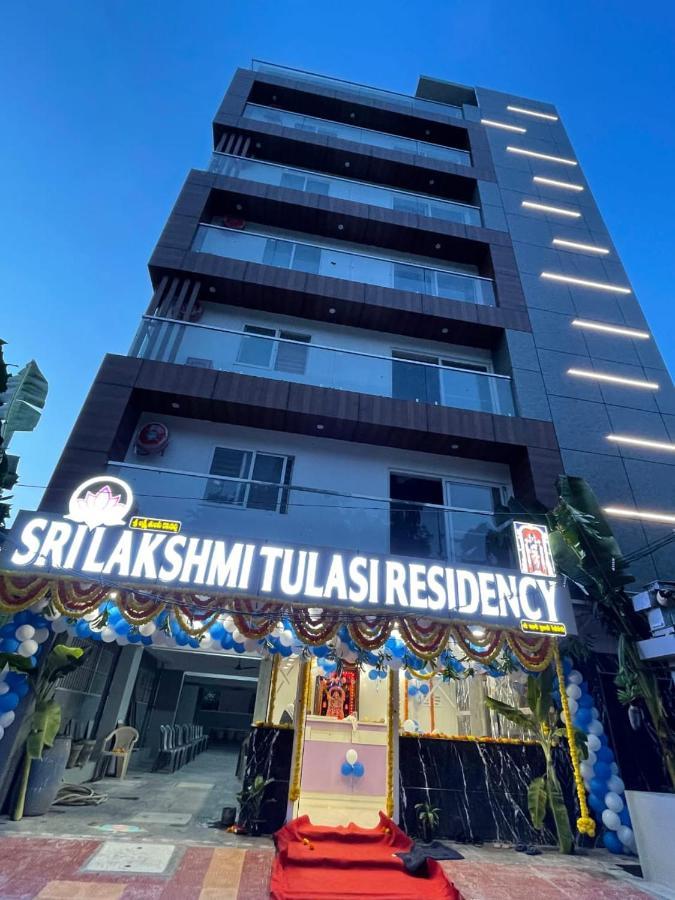 Srilakshmitulasiresidency Hotell Tirupati Exteriör bild